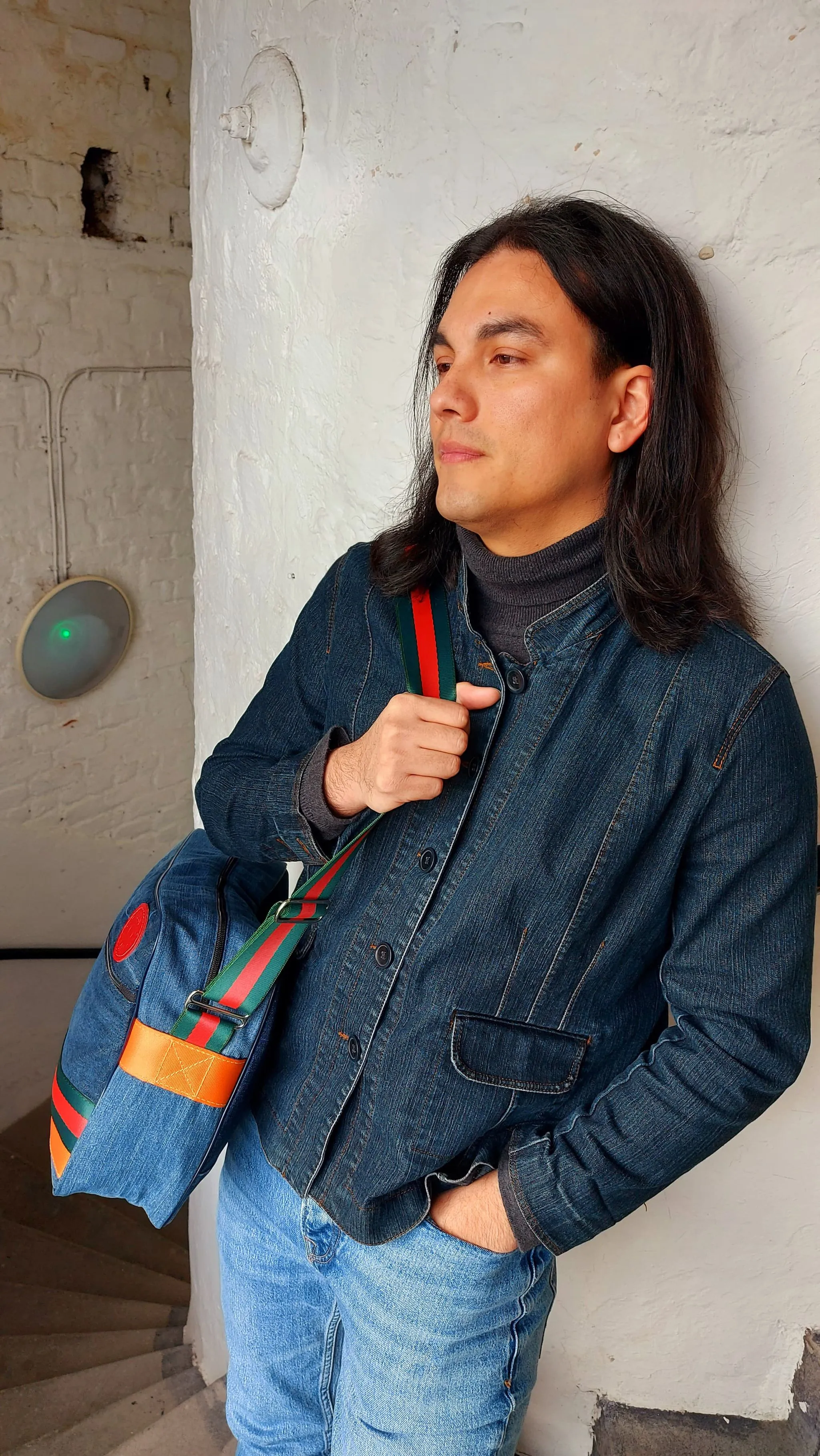 THE RETRO MESSENGER (BLUE DENIM)