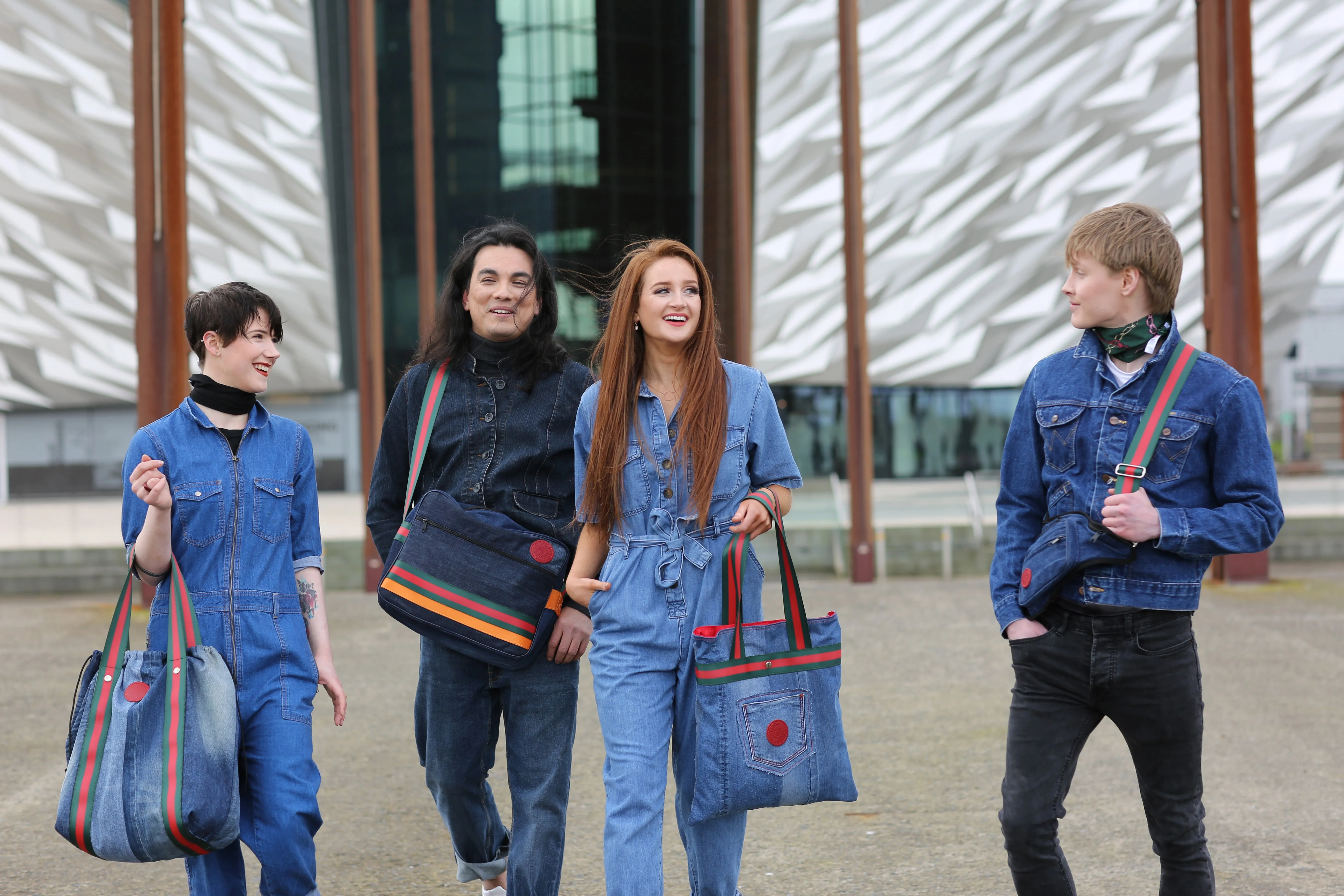 THE RETRO MESSENGER (BLUE DENIM)